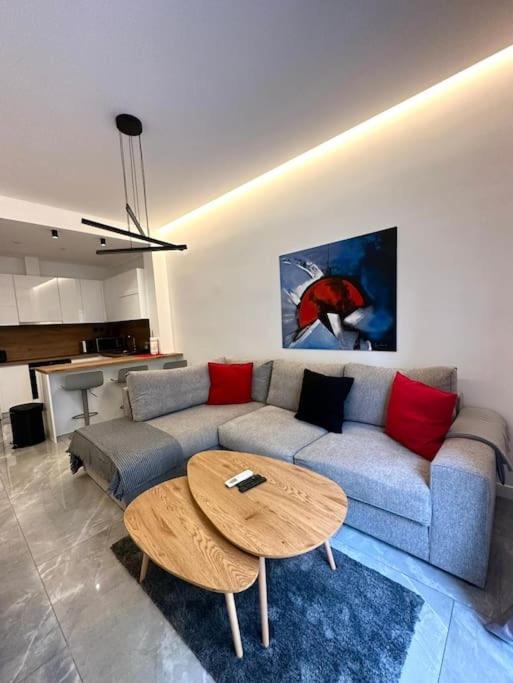 2 Bedroom Cozy Stylish Apartment Athens