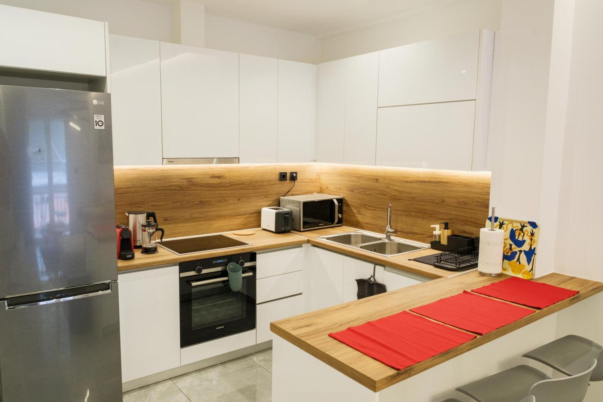 2 Bedroom Cozy Stylish Appartement *