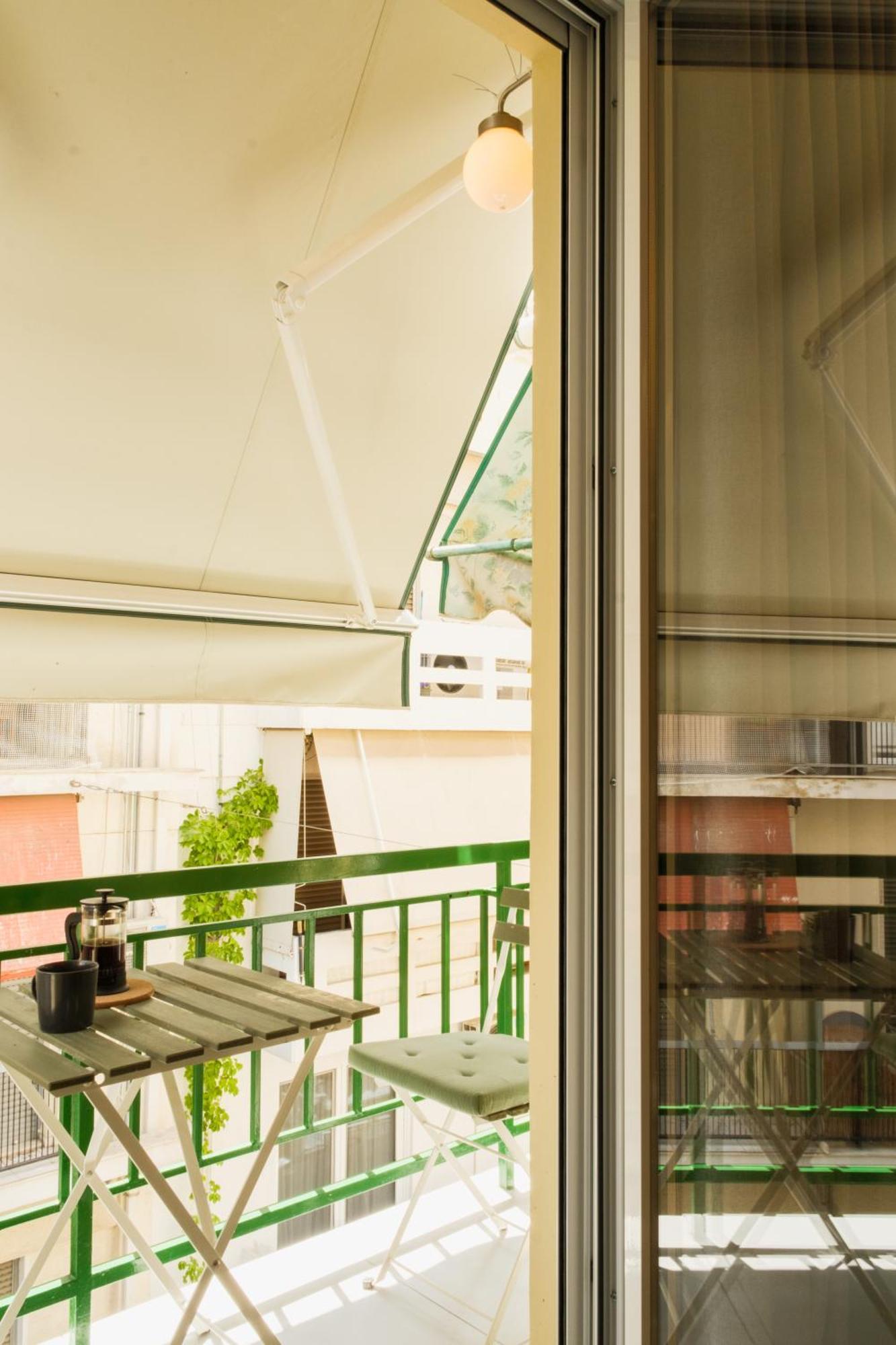 2 Bedroom Cozy Stylish Apartment
