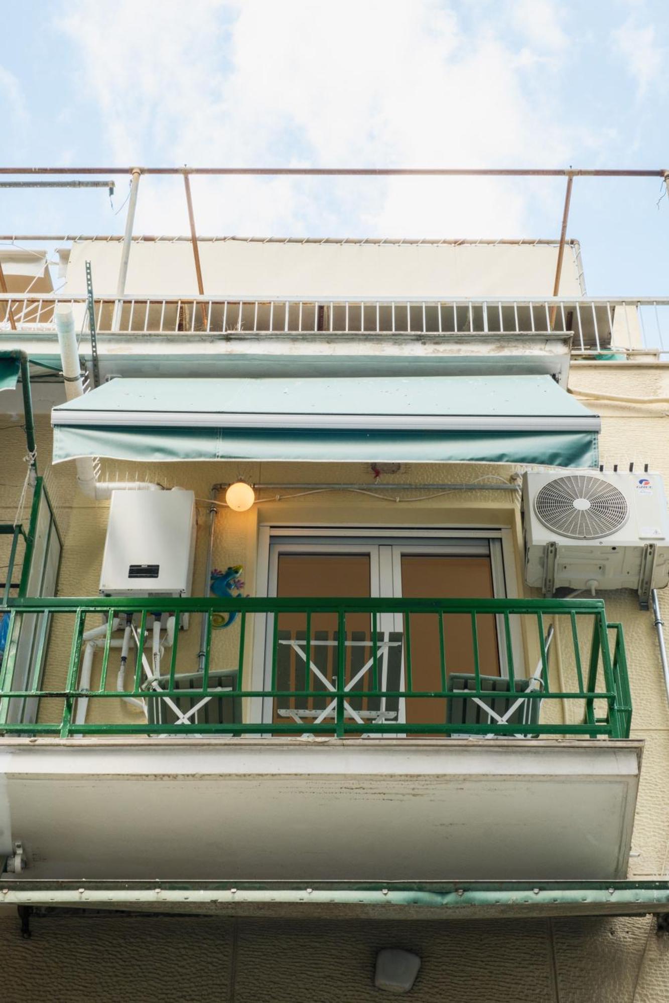 2 Bedroom Cozy Stylish Apartment Athens
